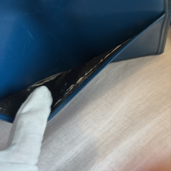 Louis Vuitton blue epi wallet - Picture 15 of 15